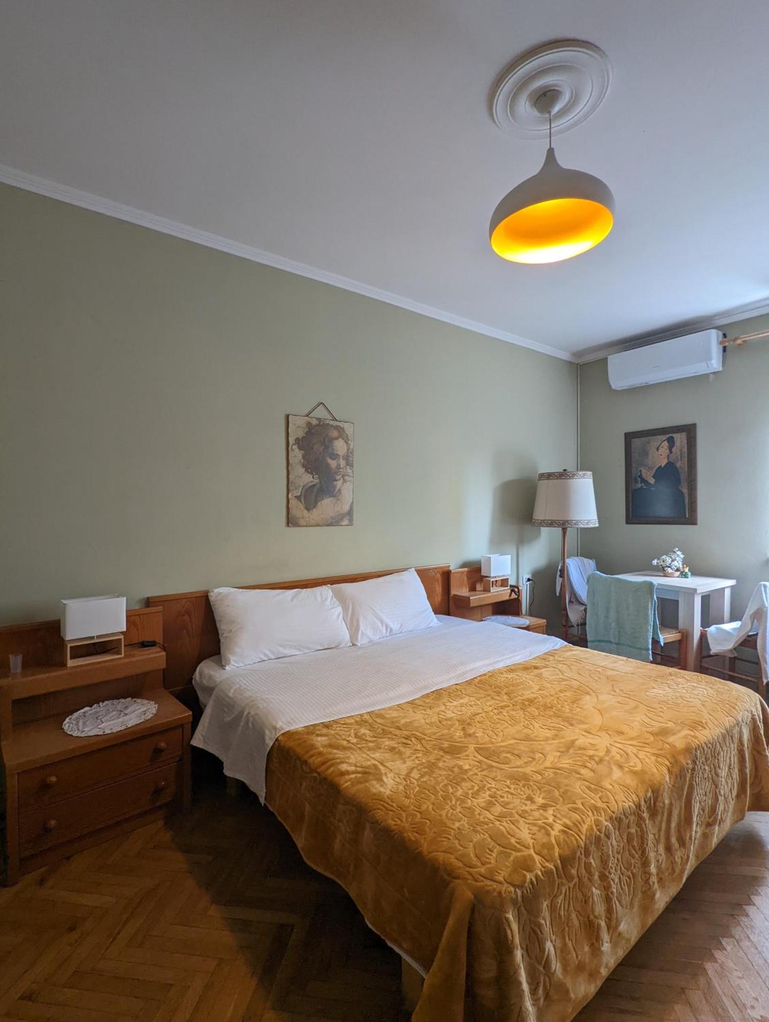 Vintage Apartment In Center Тирана Екстер'єр фото
