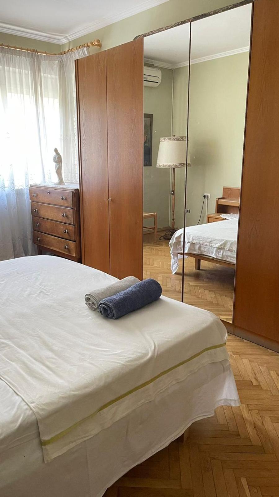 Vintage Apartment In Center Тирана Екстер'єр фото